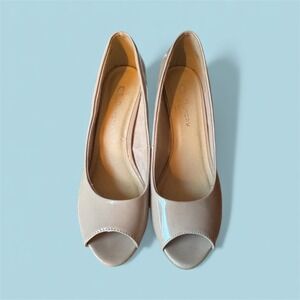 CL by Chinese Laundry Nude Patent Peep Toe Heels Size 8.5